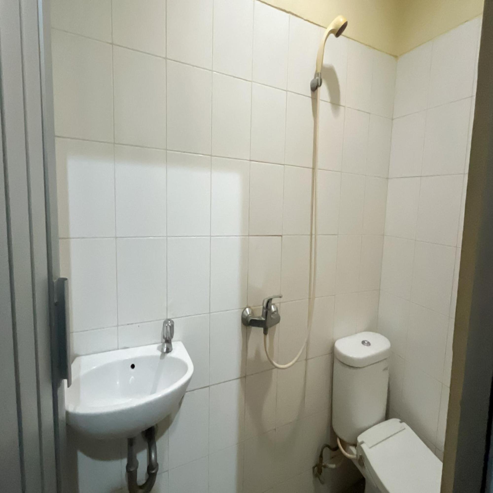 Arcadia Rooms Redpartner Jakarta Exterior photo