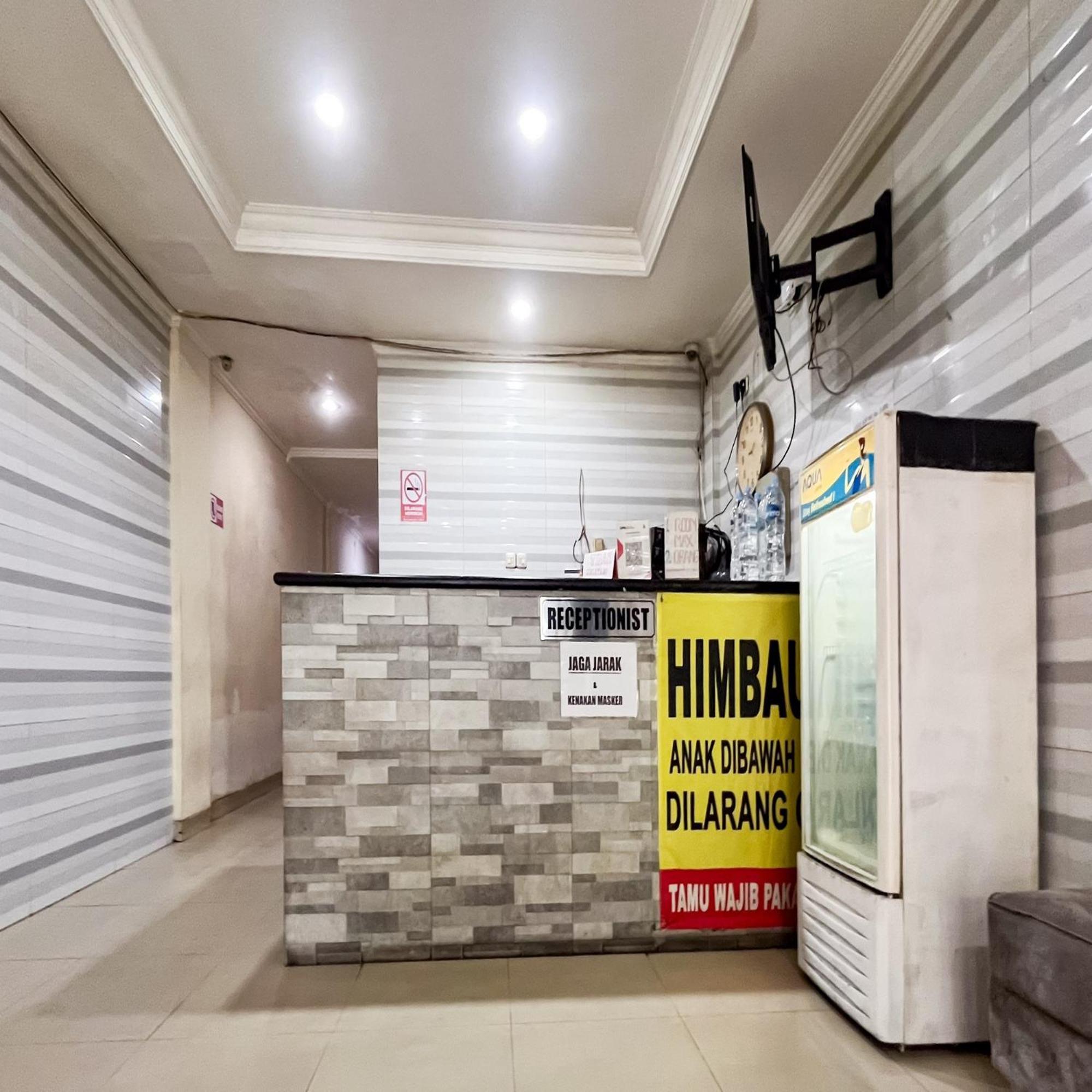 Arcadia Rooms Redpartner Jakarta Exterior photo